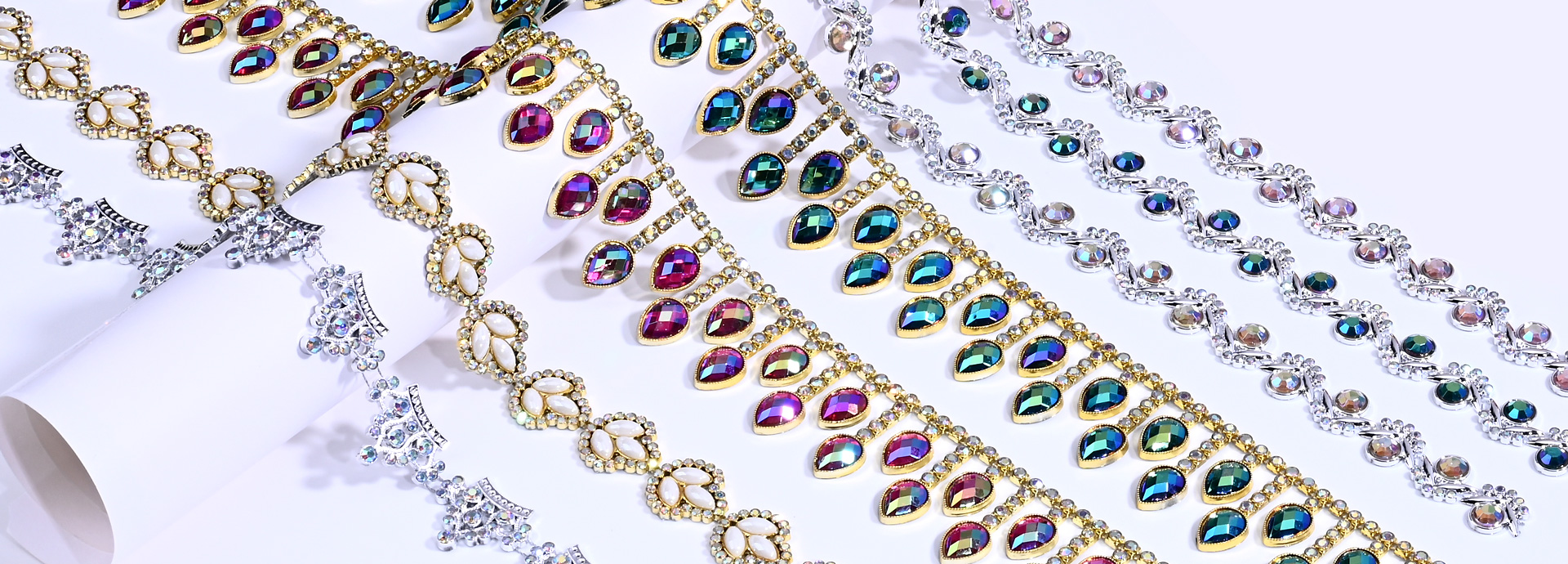 Plastic Rhinestone Chain